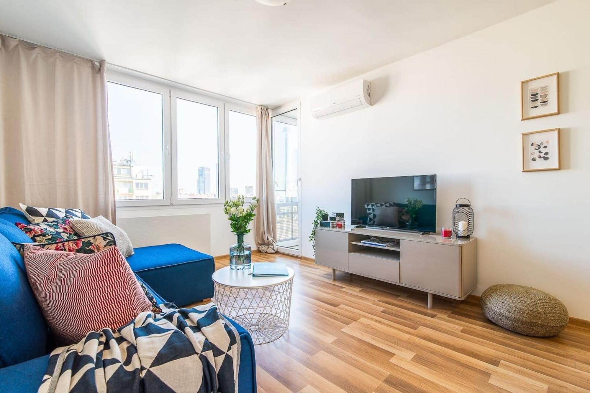 Navy Aesthetic Apartment With Balcony By Noclegi Renters Varsovie Extérieur photo