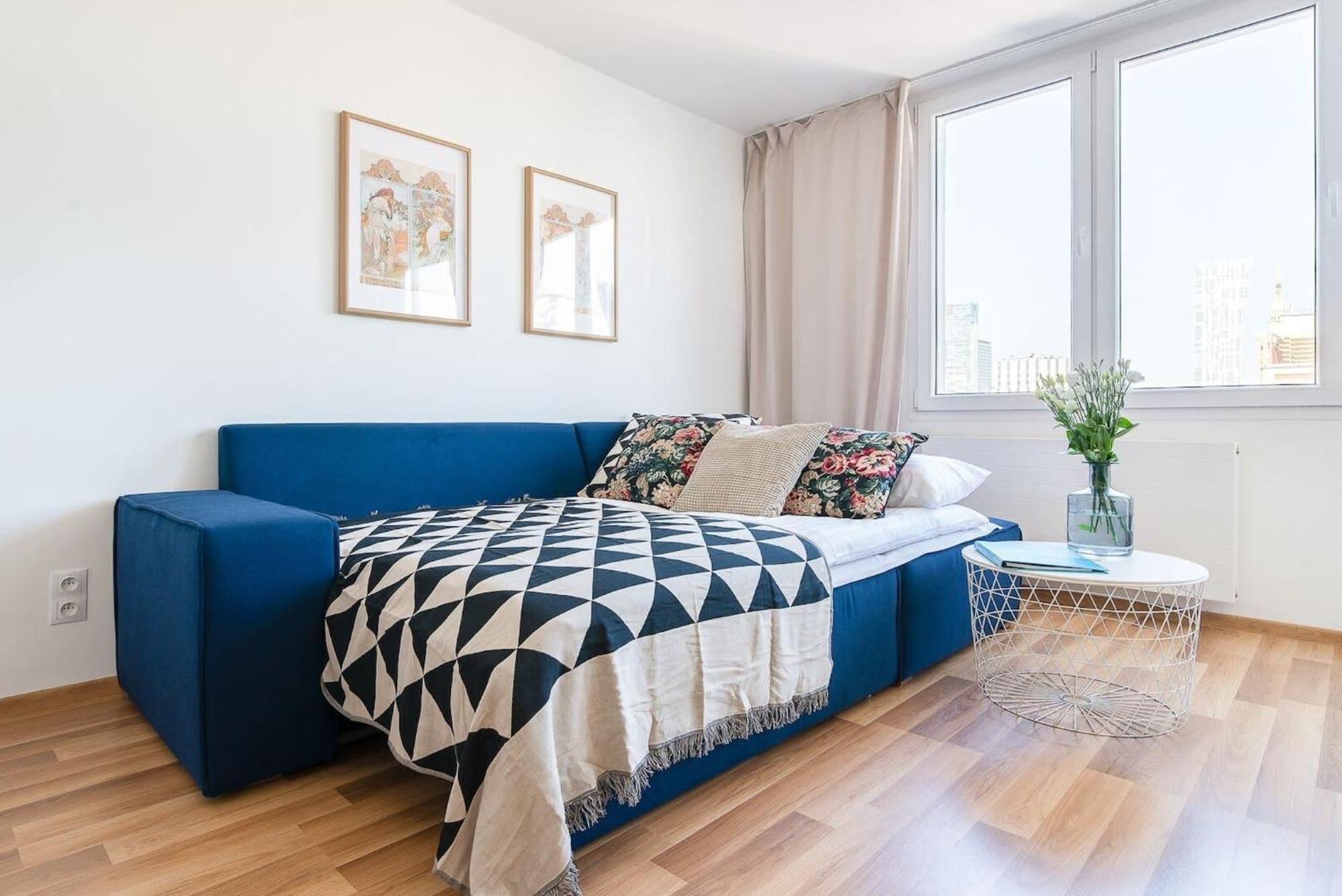 Navy Aesthetic Apartment With Balcony By Noclegi Renters Varsovie Extérieur photo