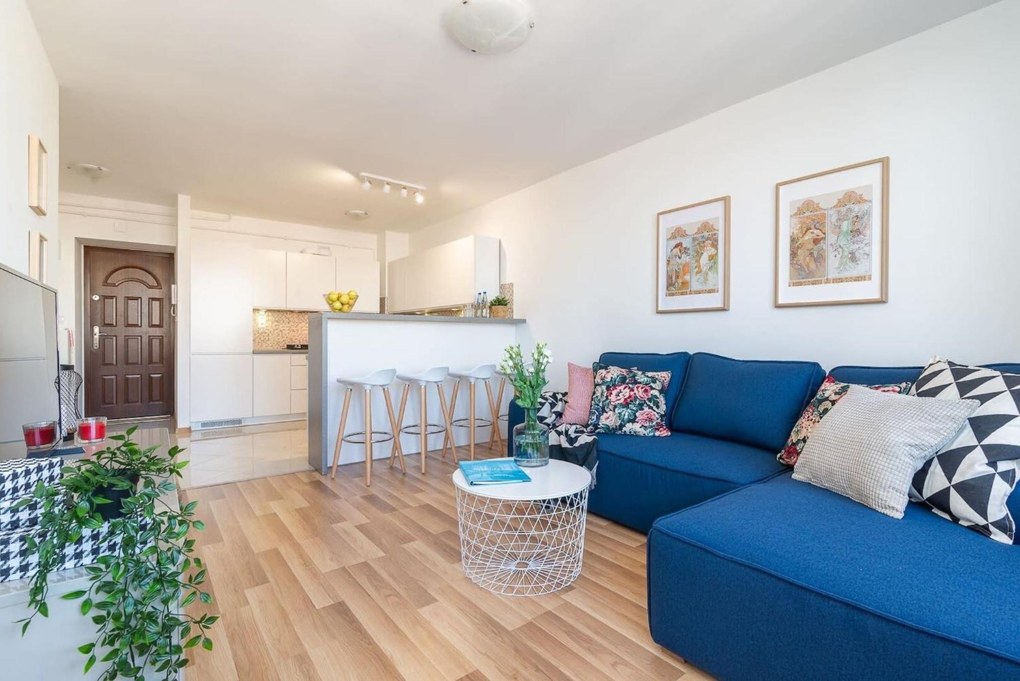 Navy Aesthetic Apartment With Balcony By Noclegi Renters Varsovie Extérieur photo